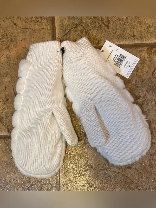 NWT UGG Women's All Over Faux Fur Mitten sz L/XL - Image 2
