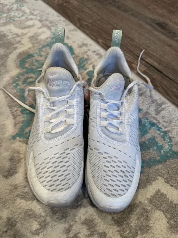 Nike Air Max 270 Shoes - Image 4