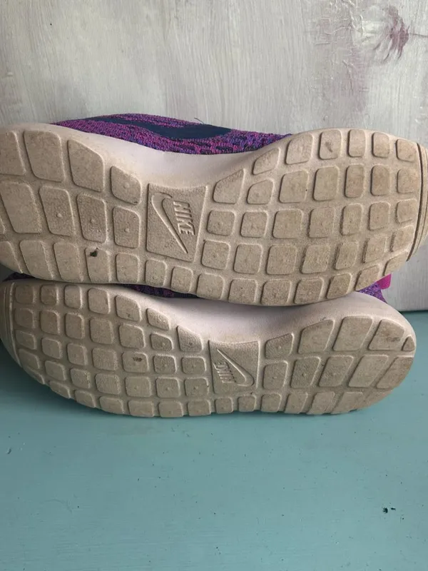 Nike Women's Roshe One Flyknit Fuchsia Flash Sneaker Running Shoes Size 7 Marled - Image 10