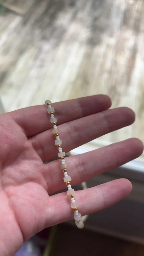 White and Gold Beaded Necklace - Image 2