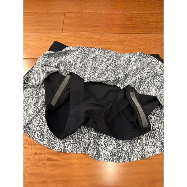 NWOT Lululemon Pace Rival Skirt Womens Black White Static Print Skort Size 8 - Image 2