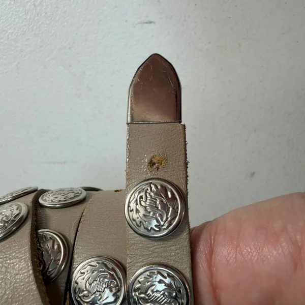 Vintage‎ S/M Skinny Leather Belt Boho Ornate Silver Concho Studded Western Tan - Image 4