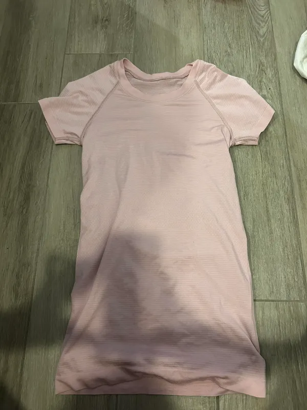 Lululemon Swiftly Tech Short Sleeve light pink - Image 2