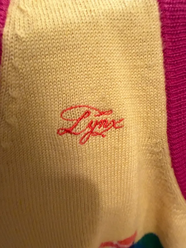 Lynx Golf collection wool Scene‎ Knit Sweater Vest - Yellow & Pink med - Image 4