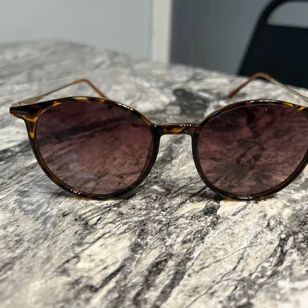 Tortoise Shell Sunglasses Brown - Image 8