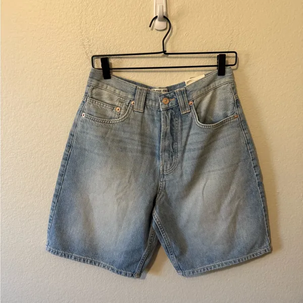 NWT WE THE FREE Tinsley Baggy High Rise Straight Leg Denim Short Size 26 - Image 2