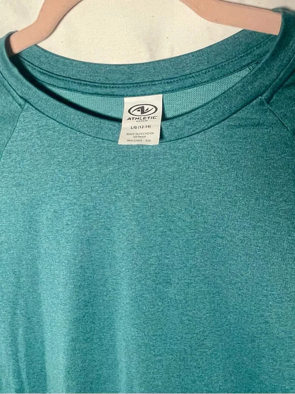 Long Sleeve athletic top ~ Size Large Crewneck ~ Soft Fabric - Image 2