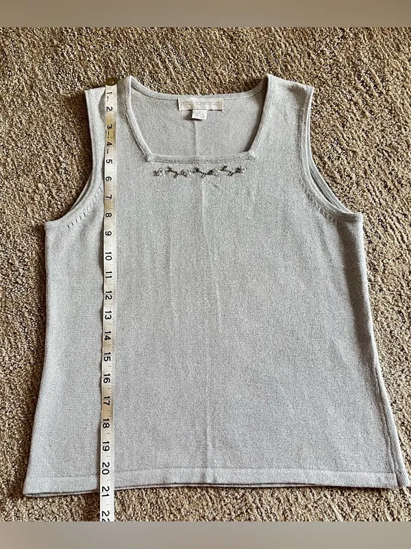 VNTG Petite Sophisticate Gray metallic Silver Sleeveless Knit Top beaded sequin - Image 4