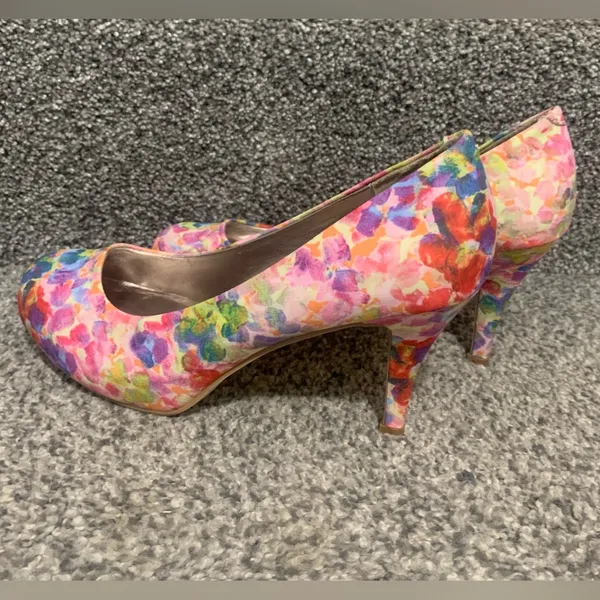 Madden Girl Pink Multicolor Floral Print Pointed Toe Pumps Heels - Image 4
