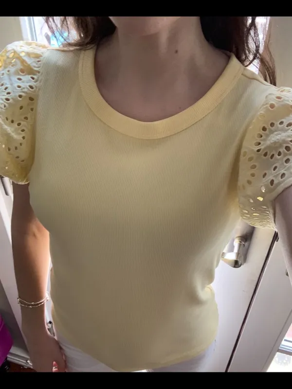 GAP Pale Yellow Eyelet Flutter Sleeve Tee - Image 4