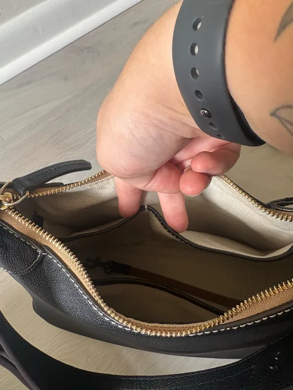 Dooney & Bourke Purse Leather - Image 8