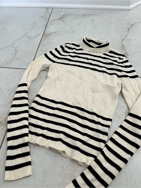 Zara Cream Striped Knit Turtleneck Sweater Size Small - Image 2