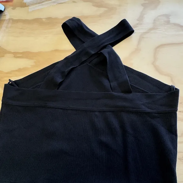 Oak + Fort Refined Black Ribbed Knit Criss Cross Halter Top KT-8430-W Lg Stretch - Image 4