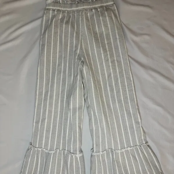 Gray Striped Ruffle Cropped Bell Bottom Linen Pants - XS - Image 9
