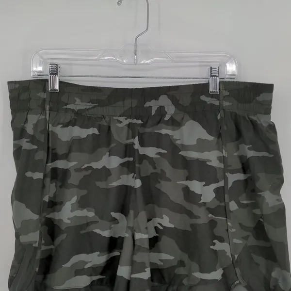 Athleta Printed Mesh Racer Run Shorts Women’s 1X Black Camo 4 Inch Lined - Image 2