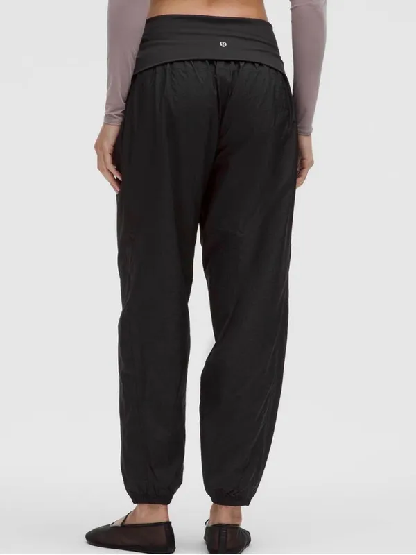 Lululemon Lightweight Foldover-Waist Jogger size xs - Image 2