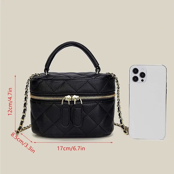 Elegant Black Quilted Handbag - Image 5