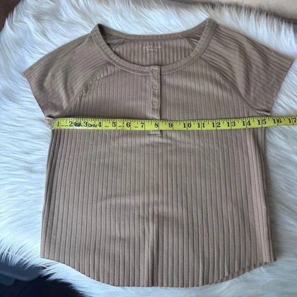 American Eagle Outfitters Ribbed Henley Top Tan Size Medium - Image 6
