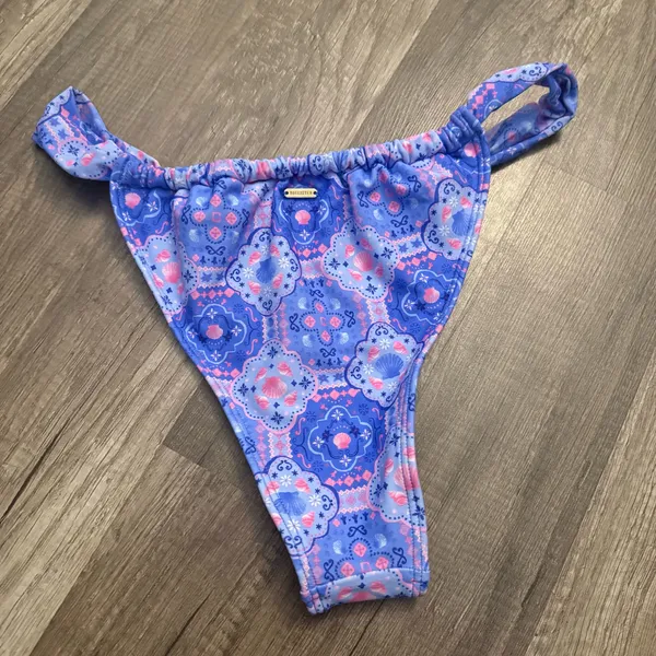 Hollister Blue Shell Print Bikini Bottoms - Image 2