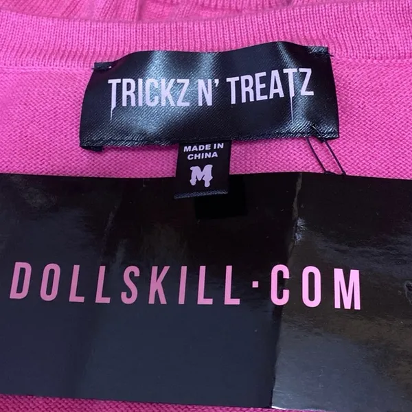 NEW Dolls Kill Trickz N' Treatz Pink Long Sleeve Button Crop Sweater Top Size M - Image 3