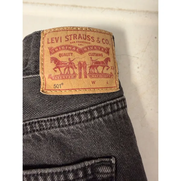 Levis 501 Original High‎ Rise Cut Off Denim Shorts Washed Black Gray W33 - Image 4