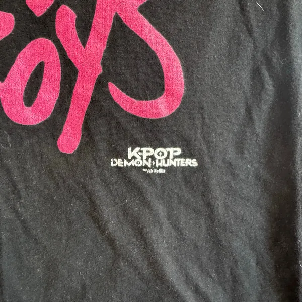 Saja Boys K-Pop Demon Hunters Graphic T-Shirt Black Preloved - Image 2