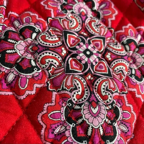 Vera Bradley Curvy Tote in Frankly Scarlett Rare Retired - Image 7