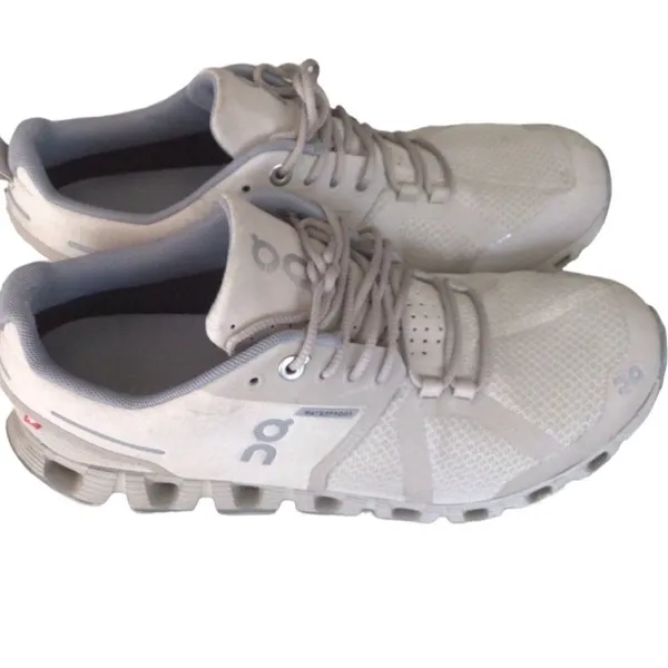 ✨Cloud 5 Sneaker✨ Silver Size 8 - Image 5