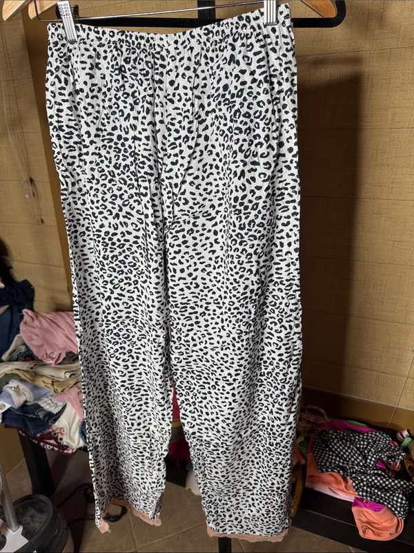 Victoria’s Secret Leopard Print Lace Trim Pajama Lounge Pants Size Small - Image 9
