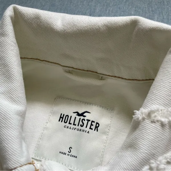 Hollister Cream Crop Denim Trucker Jacket Distressed Raw Hem Size S - Image 2