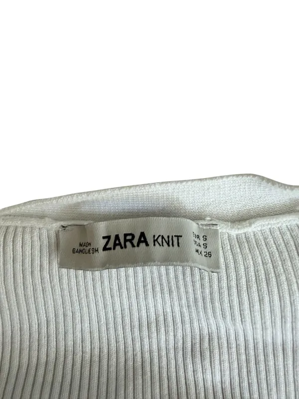 ZARA Basic Knit White Scoopneck Ribbed Top Size Small - Image 3