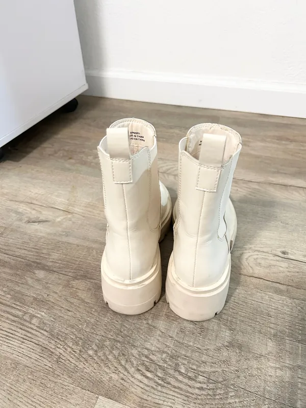 Forever 21 cream chunky sole Chelsea boots size 6 - Image 5