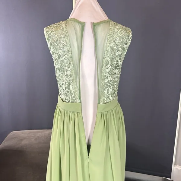 Women’s Green Full Length Sleeveless Chiffon Formal Dress Lace Bodice Size 6 NEW - Image 7