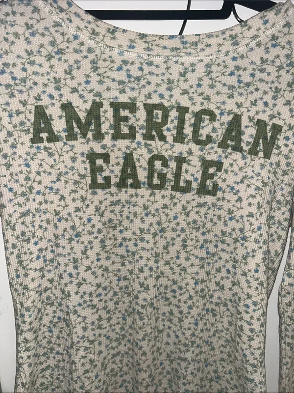 American Eagle Outfitters White Floral Long-Sleeve Tee with Green Logo - Image 3