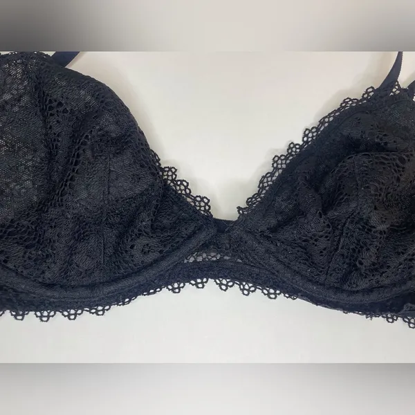 Victoria's Secret Black Lace Underwire‎ Bra Size M - Image 3