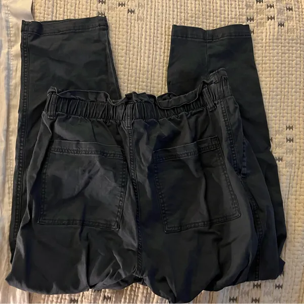 Universal Threads Black Denim Jogger Style Jeans - Image 5