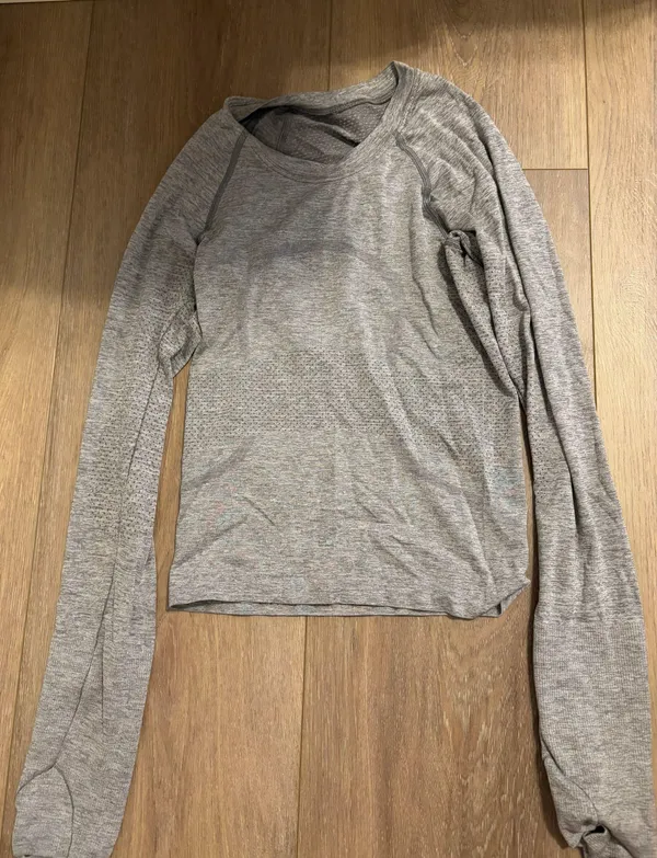 Lululemon Swiftly Tech Long Sleeve Race Length - Image 2