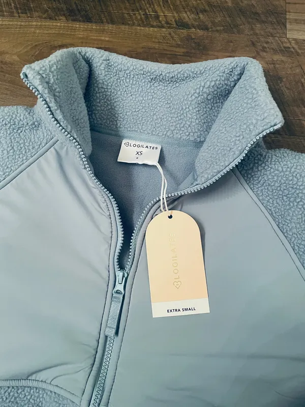 NWT! Blogilates Women's Bonfire Fleece Full Zip Jacket - Light Blue Size XS - Image 3
