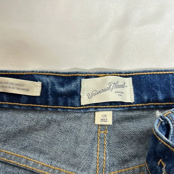 Universal Threads Women's Flare & Wide Leg Jeans - Blue - Image 4