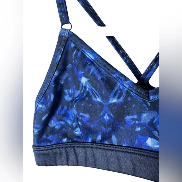 Alo Yoga Blue Abstract Print‎ Strappy Sports Bra Women’s XS Crisscross - Image 4
