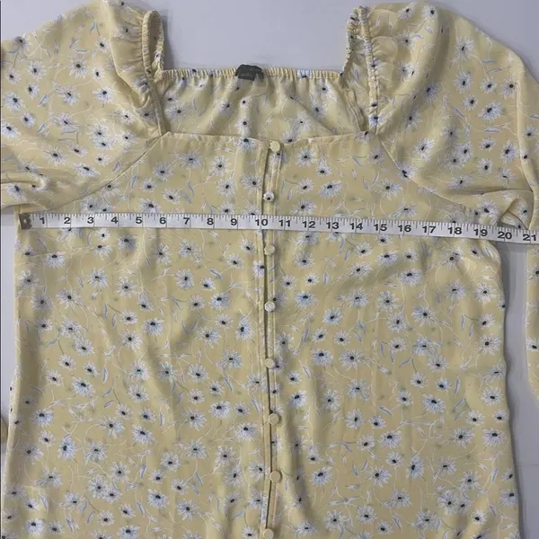 ANN TAYLOR Yellow and White Floral Print Blouse Size M - Image 7