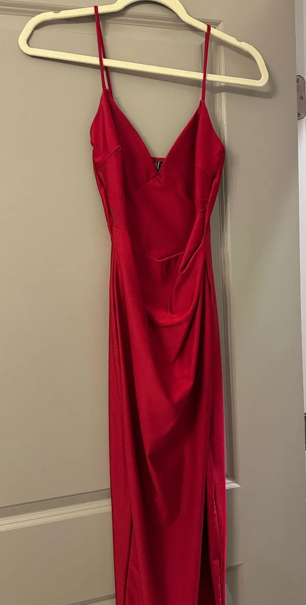 Red formal dress - Image 2