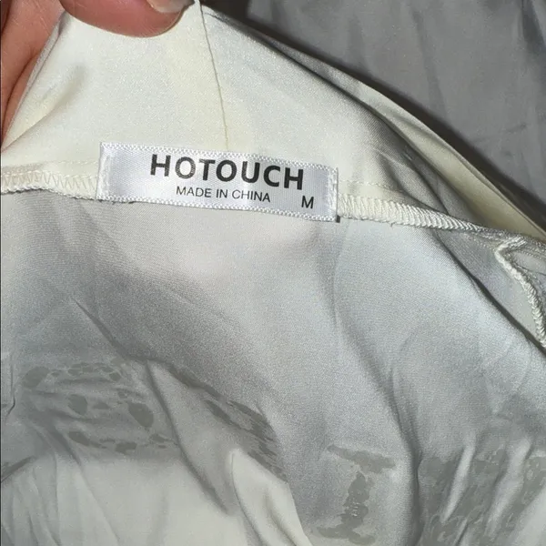 Luxurious Cream Satin Women's Robe - Image 5