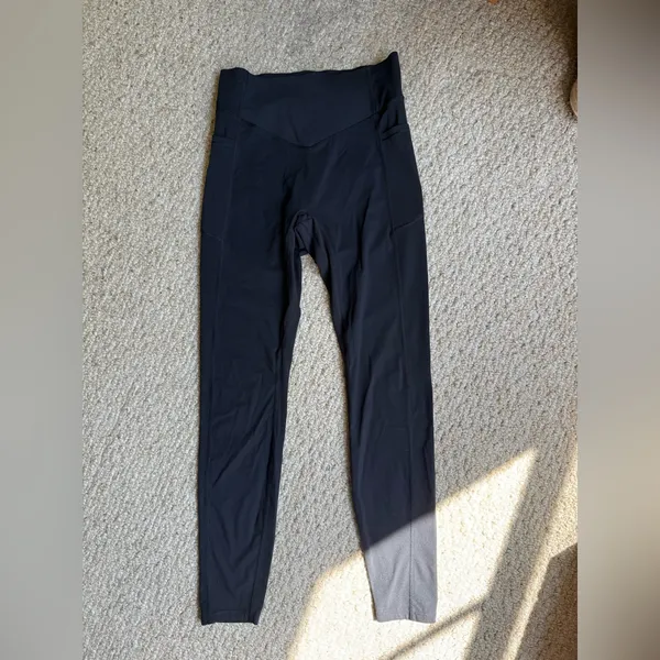HALARA Black High-Waist Athletic Leggings with Side Pockets - Image 6