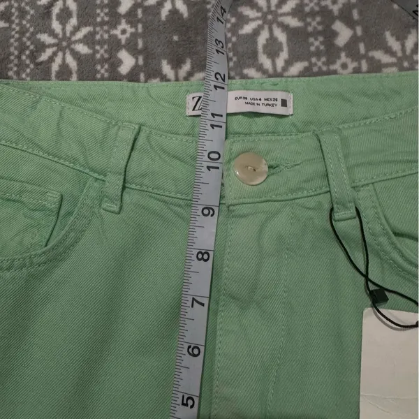 NWT Zara High Rise Straight Jeans Mint‎ Green Raw Hem Size 4 Minimalist Casual - Image 8