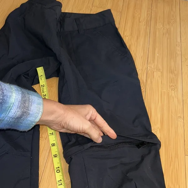 Columbia Black Zip Off Adventure Pants size Women’s 6 - Image 8
