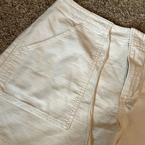 Vince cream pocket shorts - Image 4