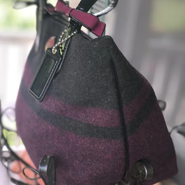 🎉Coach wool stripped bow tote purse 🎉🎉 - Image 6
