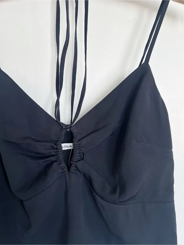 Abercrombie • Strappy Keyhole Cami cropped halter tie neck crop top tank - Image 5