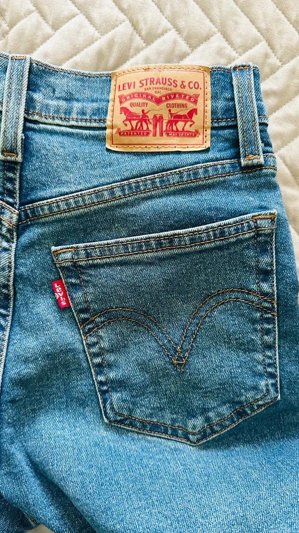 Levi’s Wedgie Straight Jeans Button Fly - Image 2